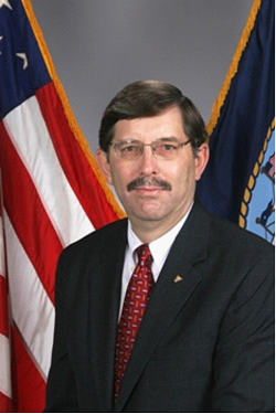 Robert Gates Headshot